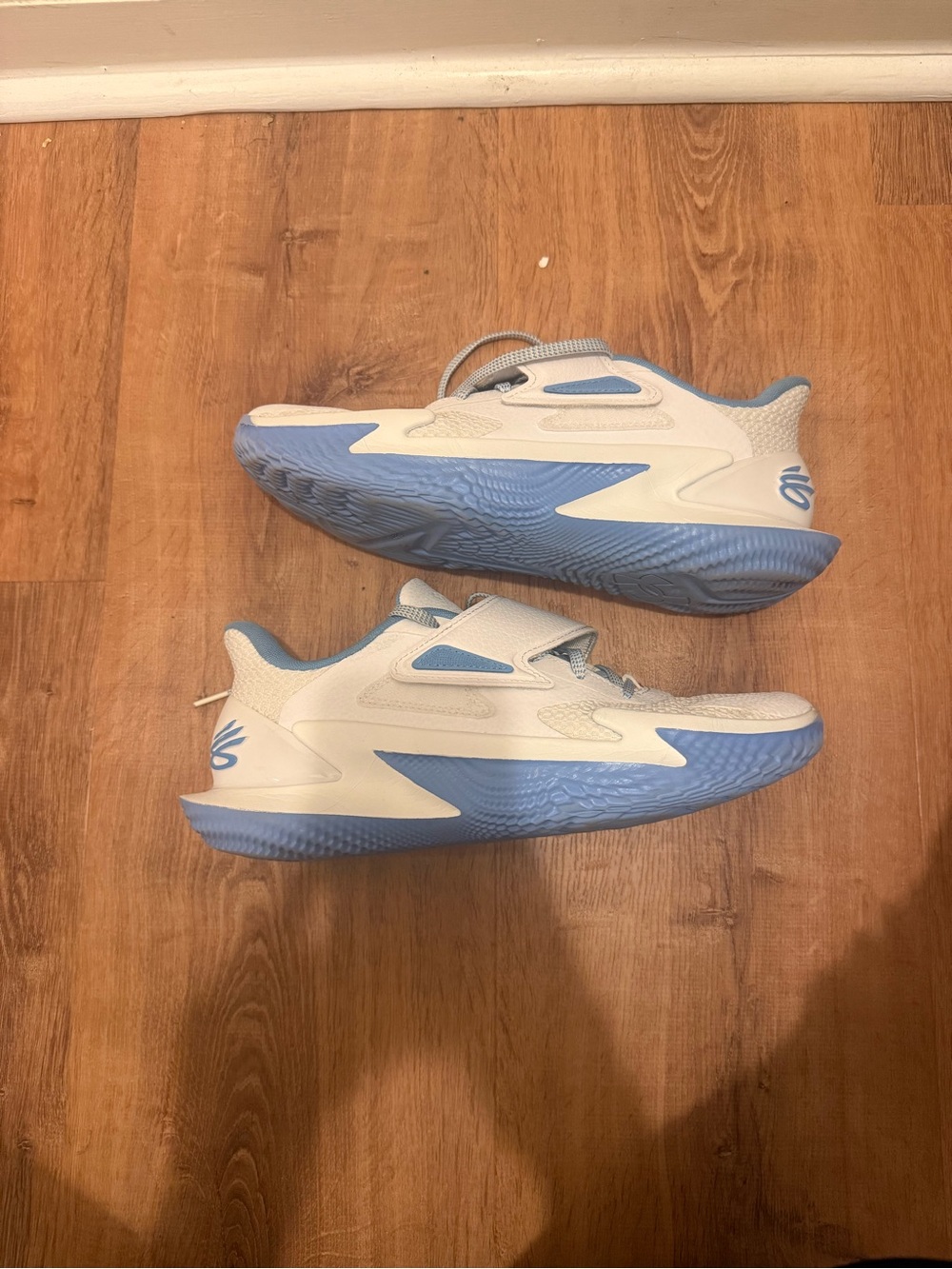 Under Armour curry fox 2 Athletic Shoes - White and Light Blue